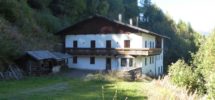 Geschlossener Hof in der Gemeinde Freienfeld Geschlossener Hof in der Gemeinde Freienfeld
