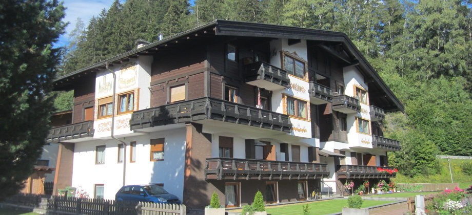 Stange: gepflegte Dreizimmerwohnung mit schönem Ausblick Stange: gepflegte Dreizimmerwohnung mit schönem Ausblick