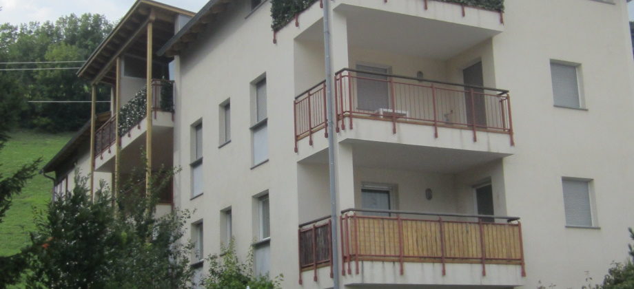 Sterzing: Erdgeschoß-Dreizimmerwohnung mit Garten Sterzing: Erdgeschoß-Dreizimmerwohnung mit Garten