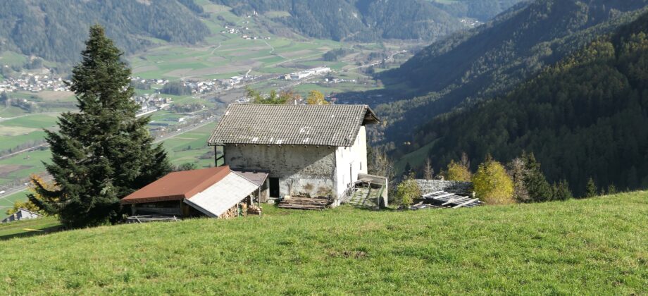 Geschlossener Hof in schöner Lage